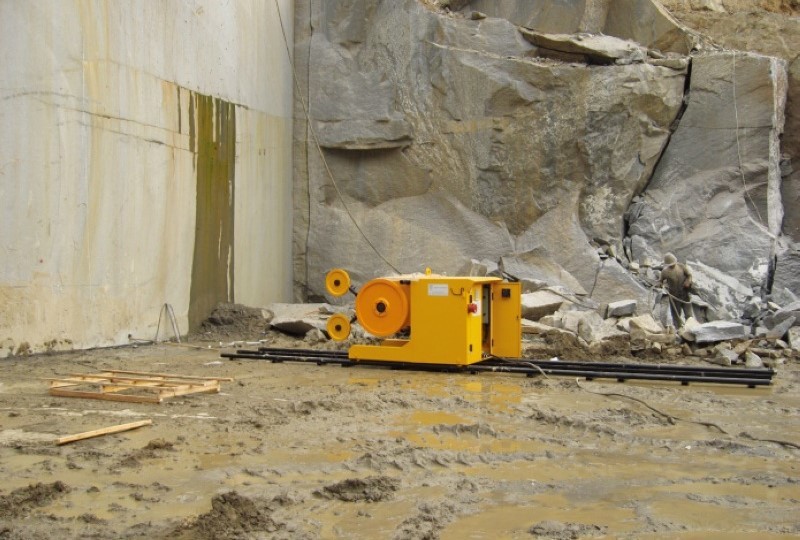Stone quarry machine, Diamond Wire Saw Cutting Machine with high working efficiency for marble quarry,Model 55kw