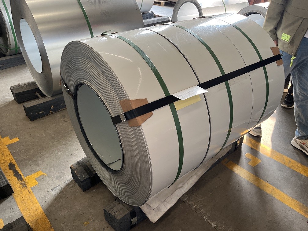 z100 RAL9010 Painted Steel Strips used for Garage Rolling Shutter Doors And Gutters Applications
