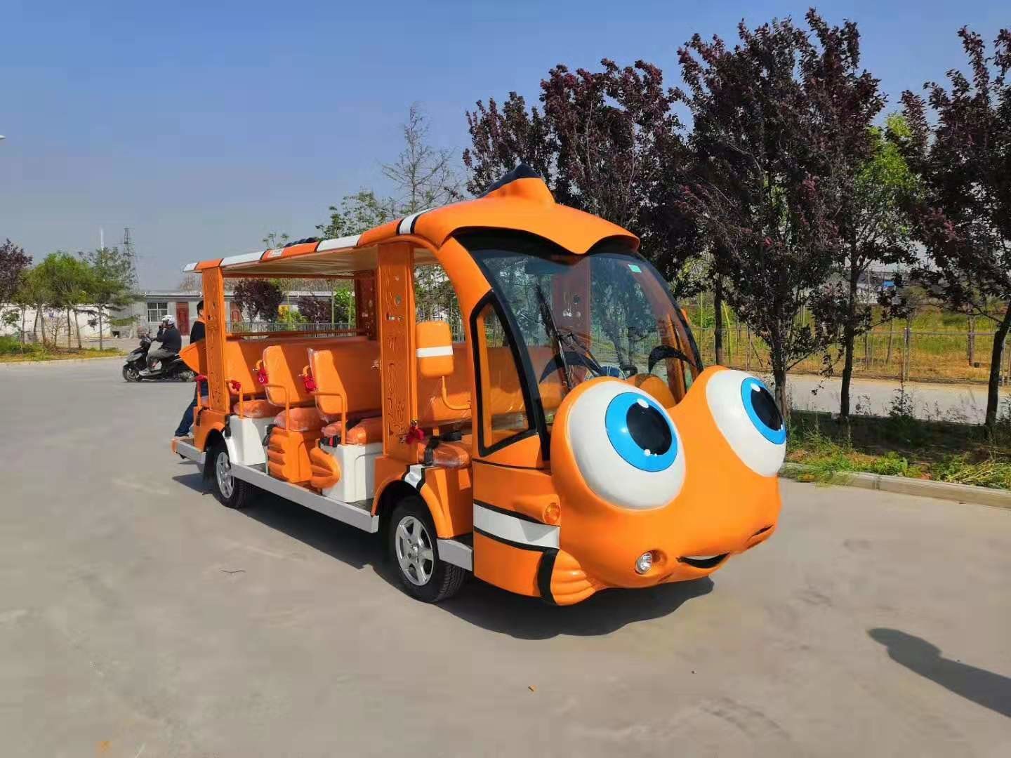 Thomas Train Head Cartoon Electric Sightseeing Car Size 5430*1600*2050mm 14 seats