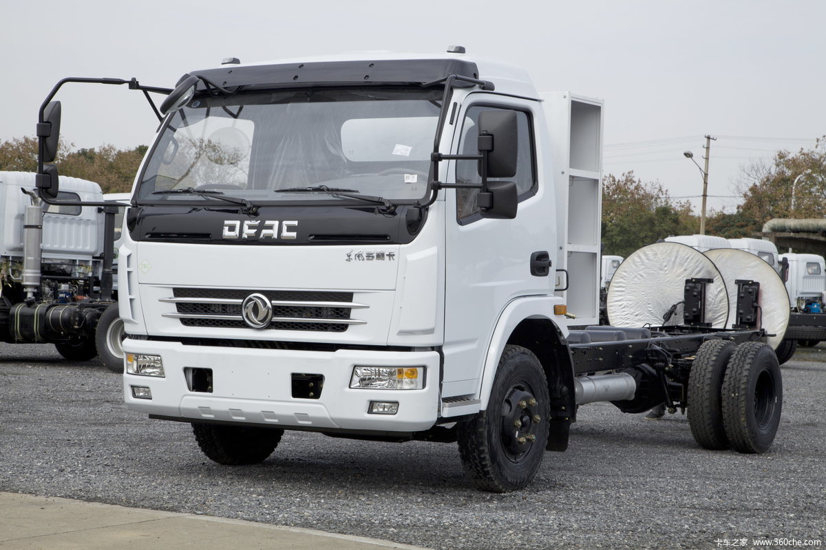 105KW 4 Ton Tow Capability CNG Truck Clean Energy Natural Customized CHAOCHAI LIGHT