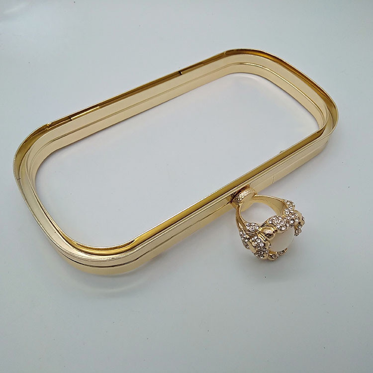 Ring Closure Clamshell Clutch Frame