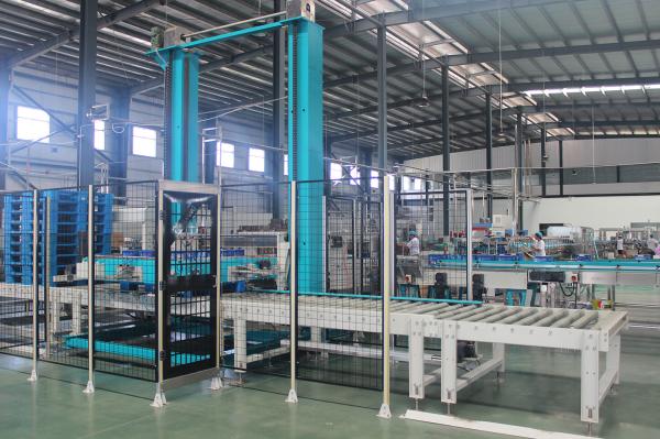 220v Auto Palletizer For Stacking Water Bottle Cartons And Palletizing Film