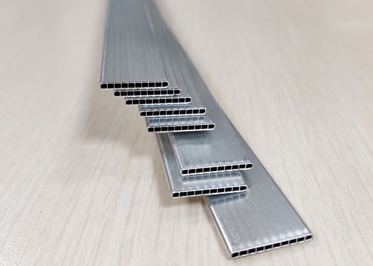 Mill Finish Micro Multi Port Extruded Aluminum Tube O / F / H111 / H112 For Evaporator