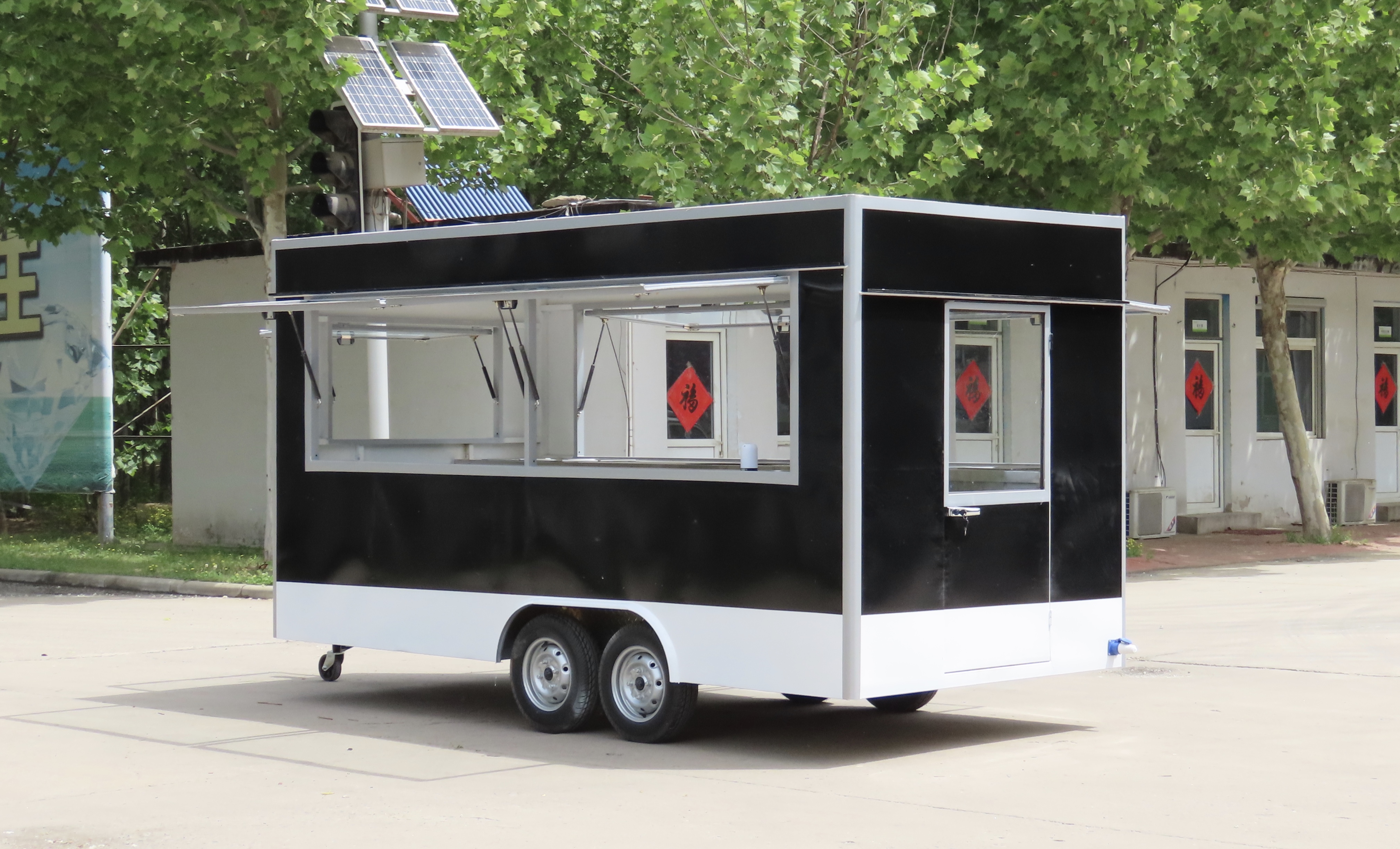 Mobile Salon in Technology with 4 Wheels and L420.00cm*W180.00cm*H230.00cm Dimensions