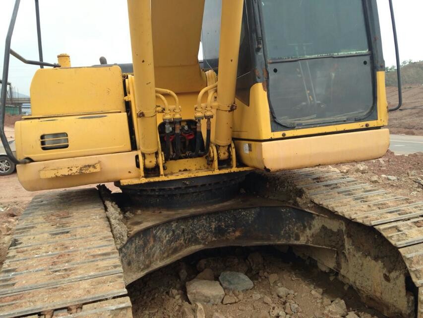 New Paint Second Hand Earth Moving Equipment Komatsu PC200 7 With 6 Cylinders