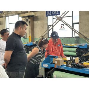  Quick Setup AG130B Metal Wire Mesh Loom Machine Full CNC Light Duty Manufactures