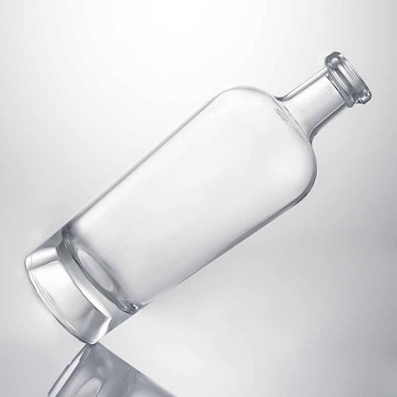 Whisky Gin Rum Super Flint Glass Bottle with Custom Glass Collar and Cork Stopper