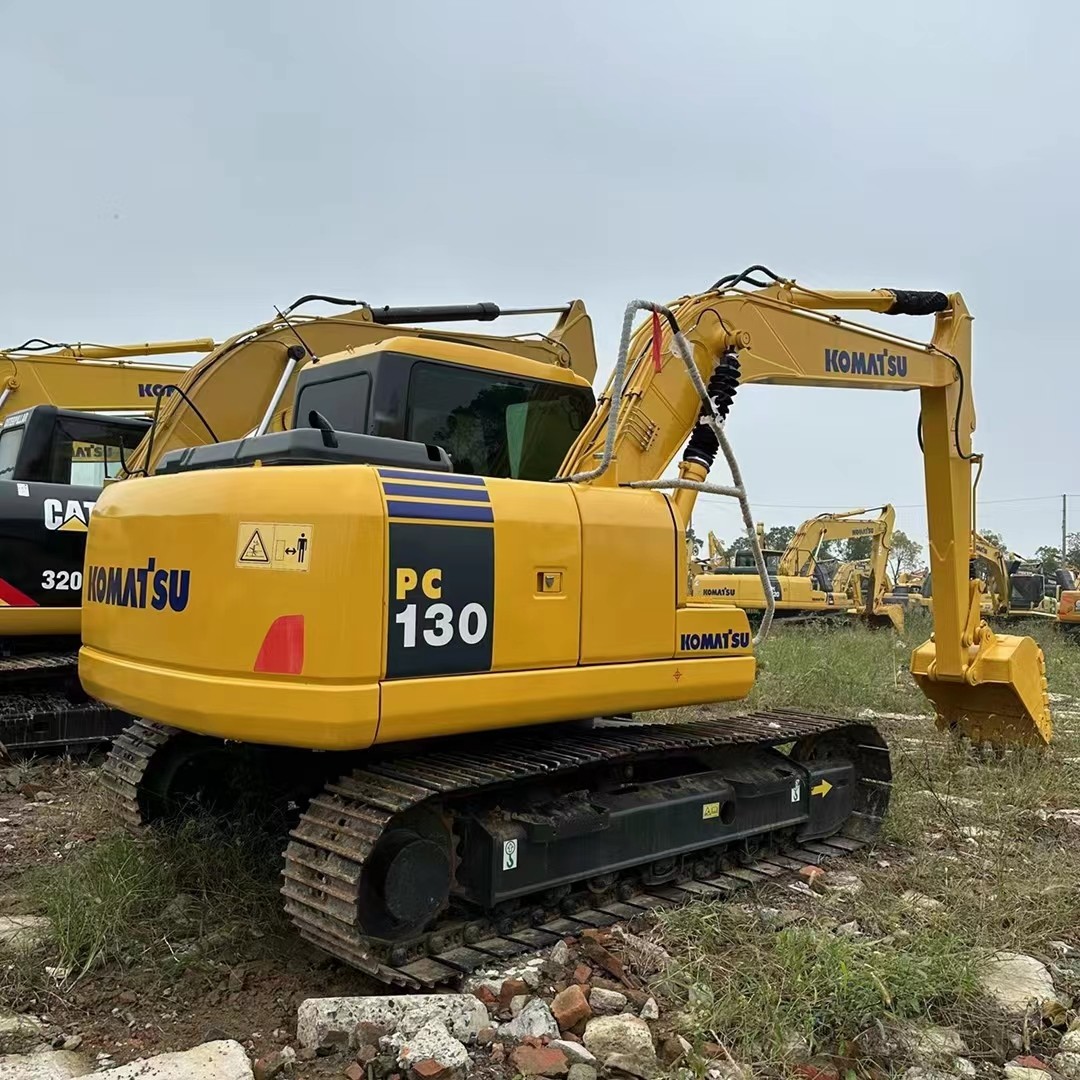 Komatsu excavator available for sale in a good condition , for a discounted price