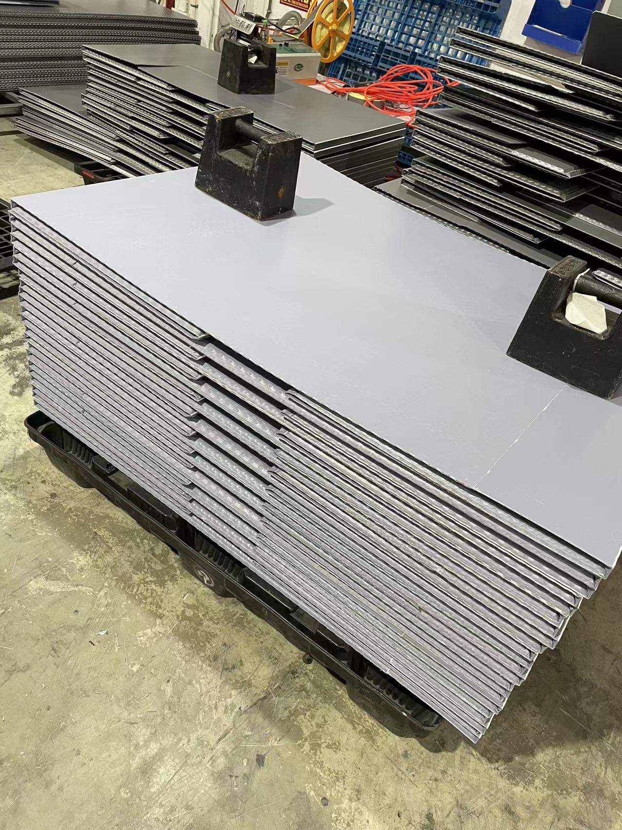 S Shaped Fully Automatic Plastic Crate Manufacturing Machine For Auto Parts