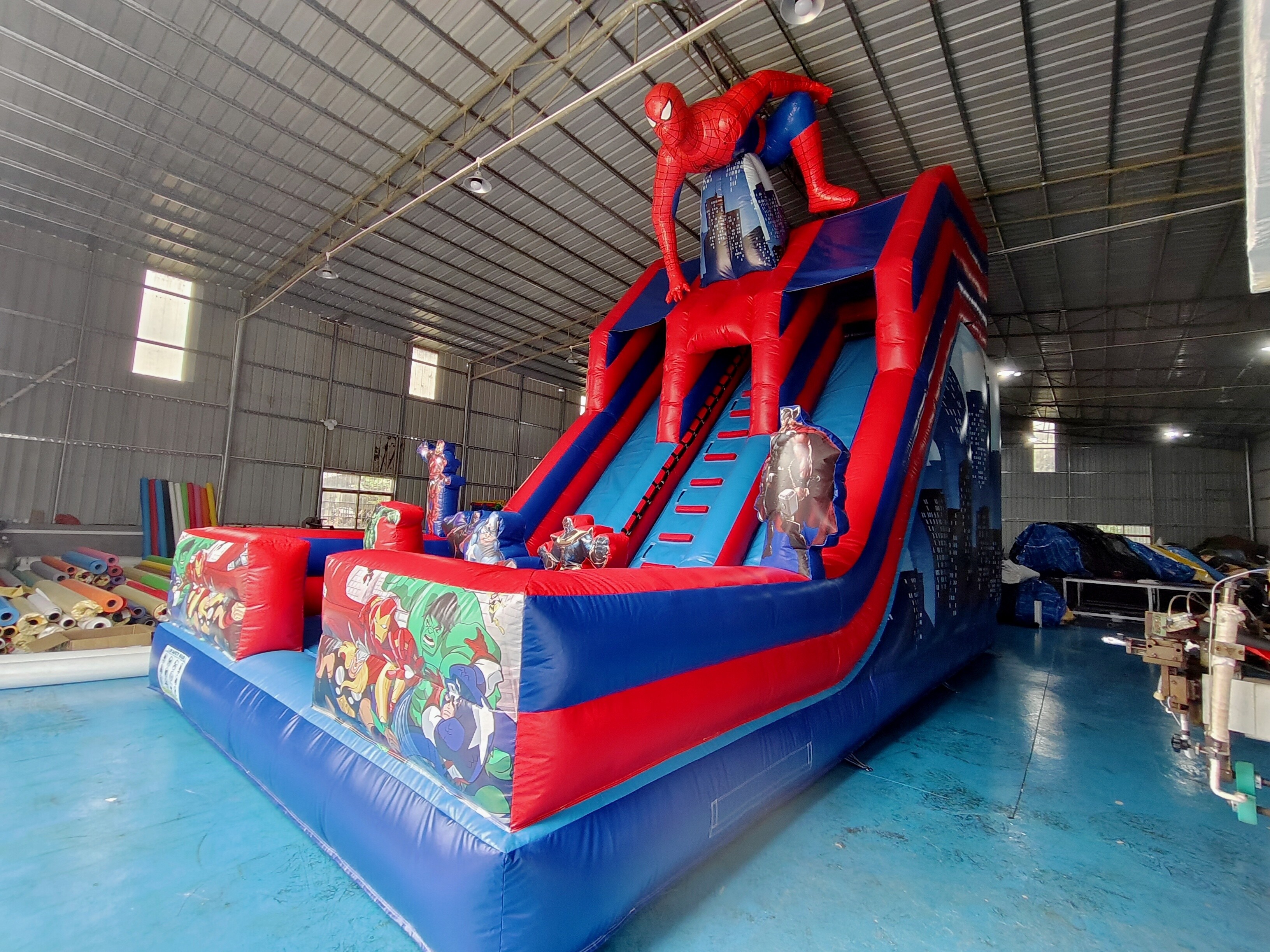 Commercial Inflatable Double Slides Spider-Man Inflatable Dry Slides Castle For Kids And Adults For Sale