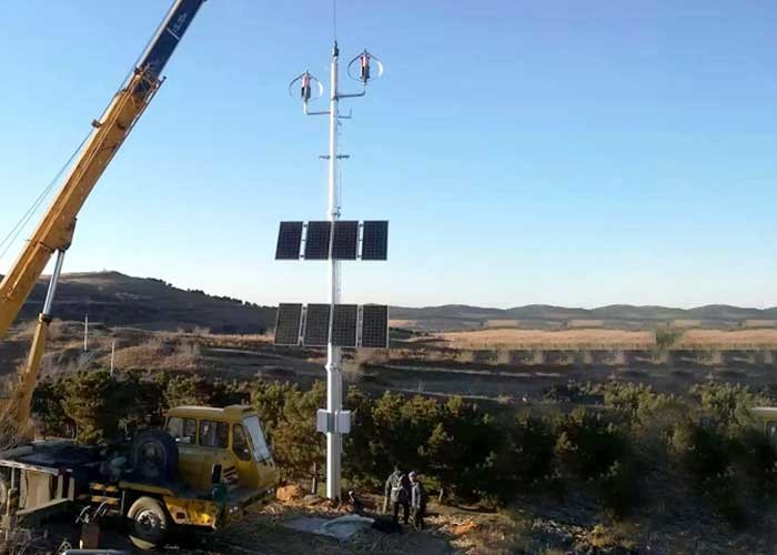  1000W Vertical Axis Wind Turbine With Solar Panel ISO9001 Certification Manufactures