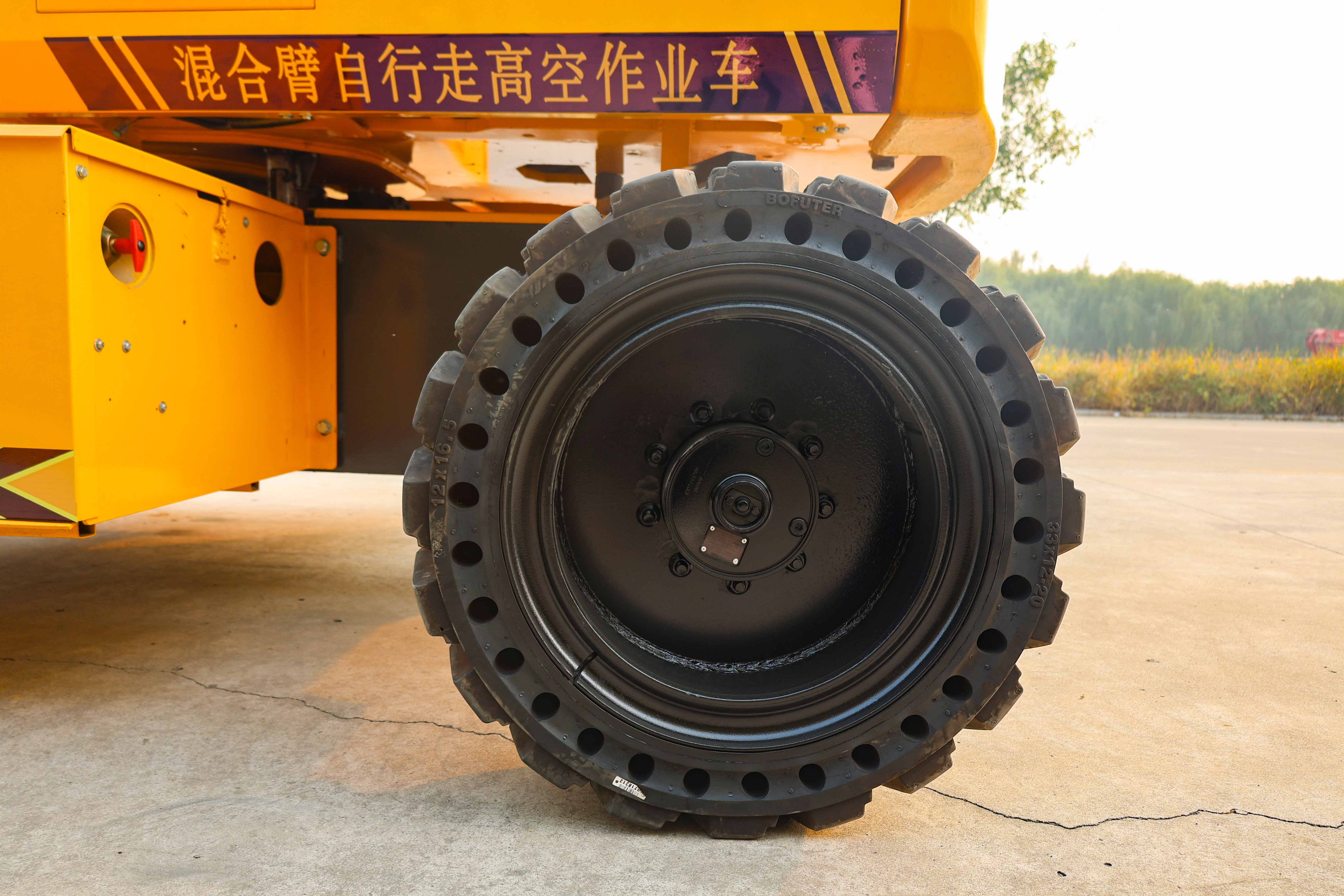 28m 4WD Towable Telescopic Boom Lifting Aerial Platform lift Price with Best Quality