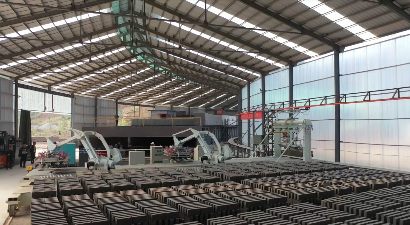Robot Stacking Machine Fired Clay Brick Making Machine For 30000 Bricks/Hr Capacity