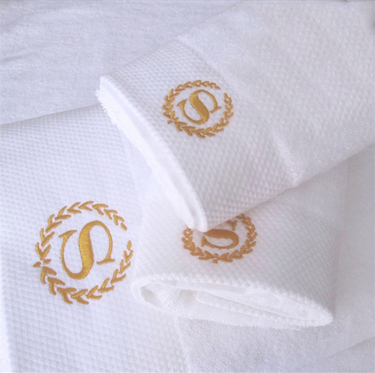 Custom Logo Hotel Towel Set Broad Stripe Coral Velvet 35*75cm 70*140cm Soft Absorbent