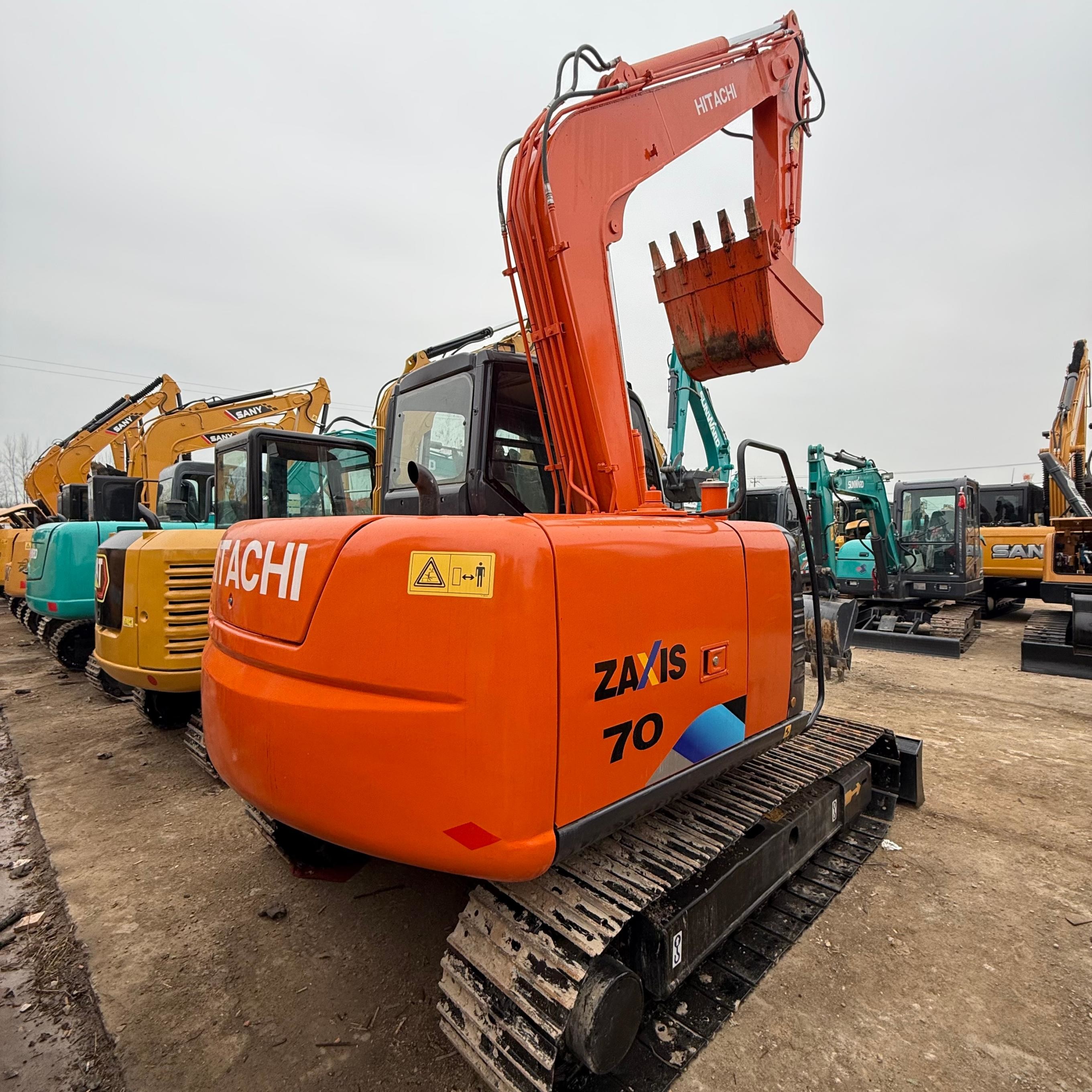 Original Brand Used Hitachi ZX70 Hydraulic Excavators 7 Ton Crawler Digger For Road Constrution