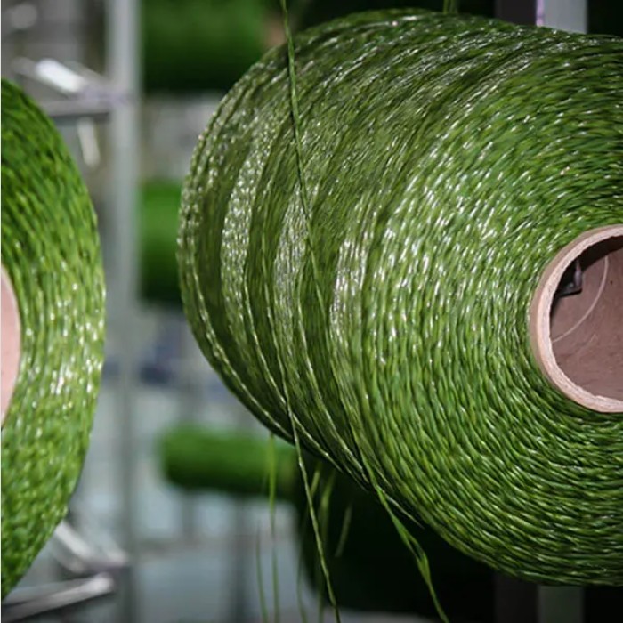 Green Artificial Grass Yarn Thread Fiber Colorful PE PP Synthetic Turf Material
