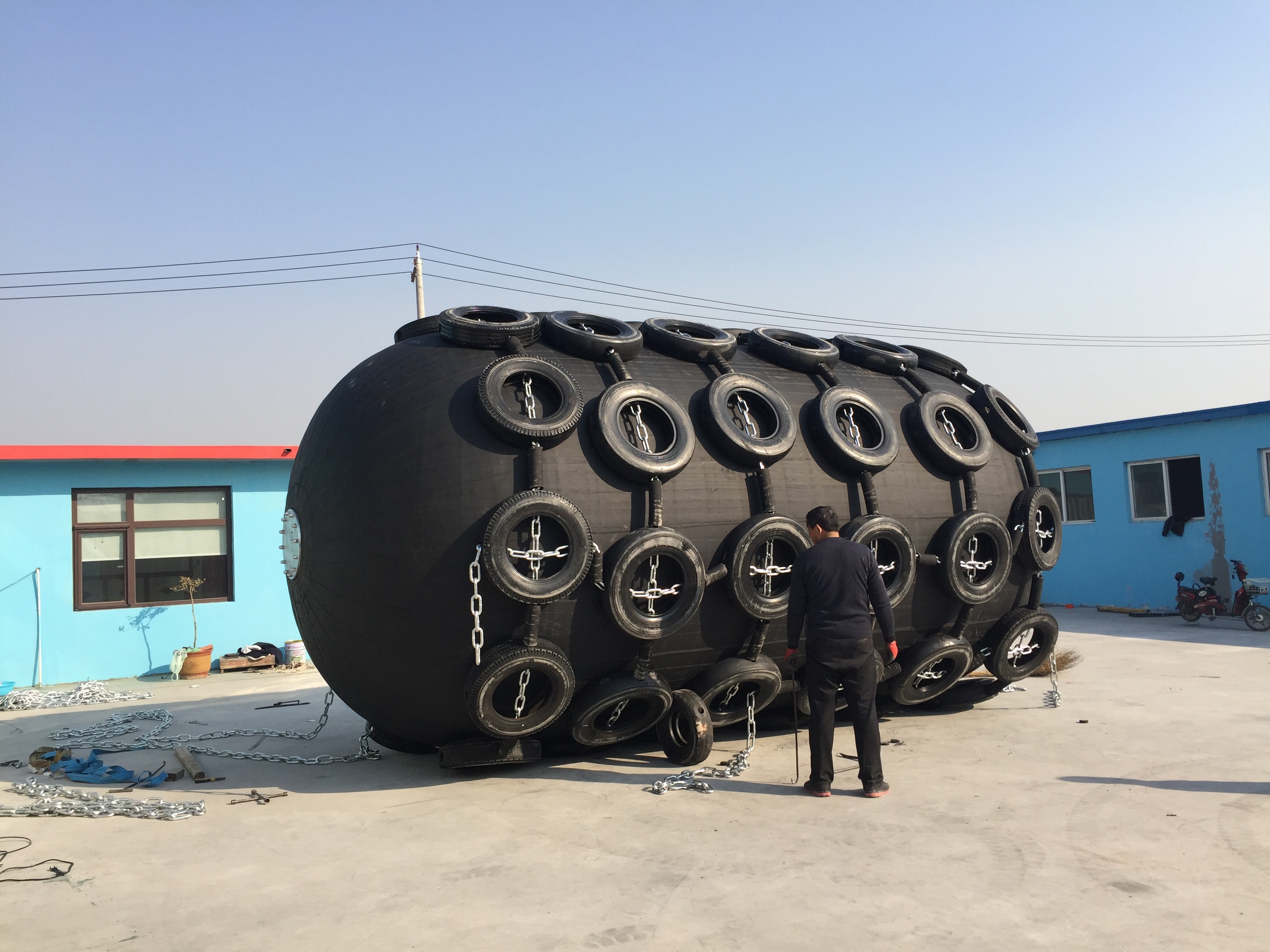 ISO 17357 Certification Pneumatic Rubber Fender Rib Type Fender