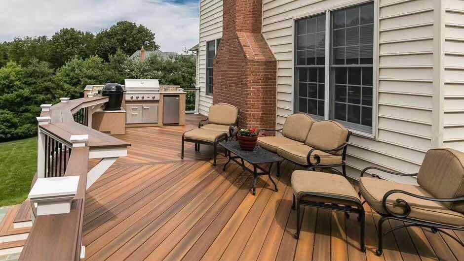 Recyclable WPC Decking Engineering Flooring for Outdoor Fencing/Boardwalk/Gate/Playground