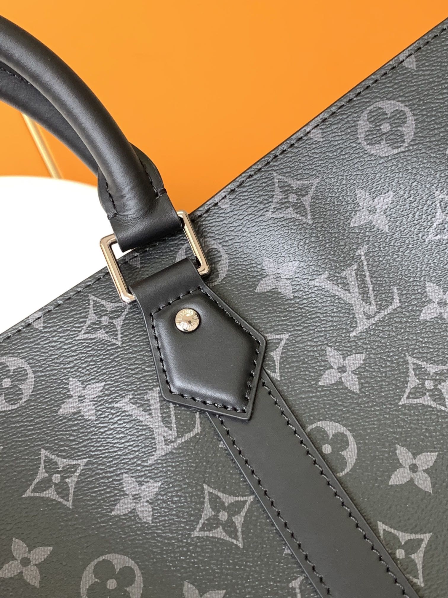 Mens Sac Plat Horizontal Zippé 24H M45571 Louis Vuitton Bag