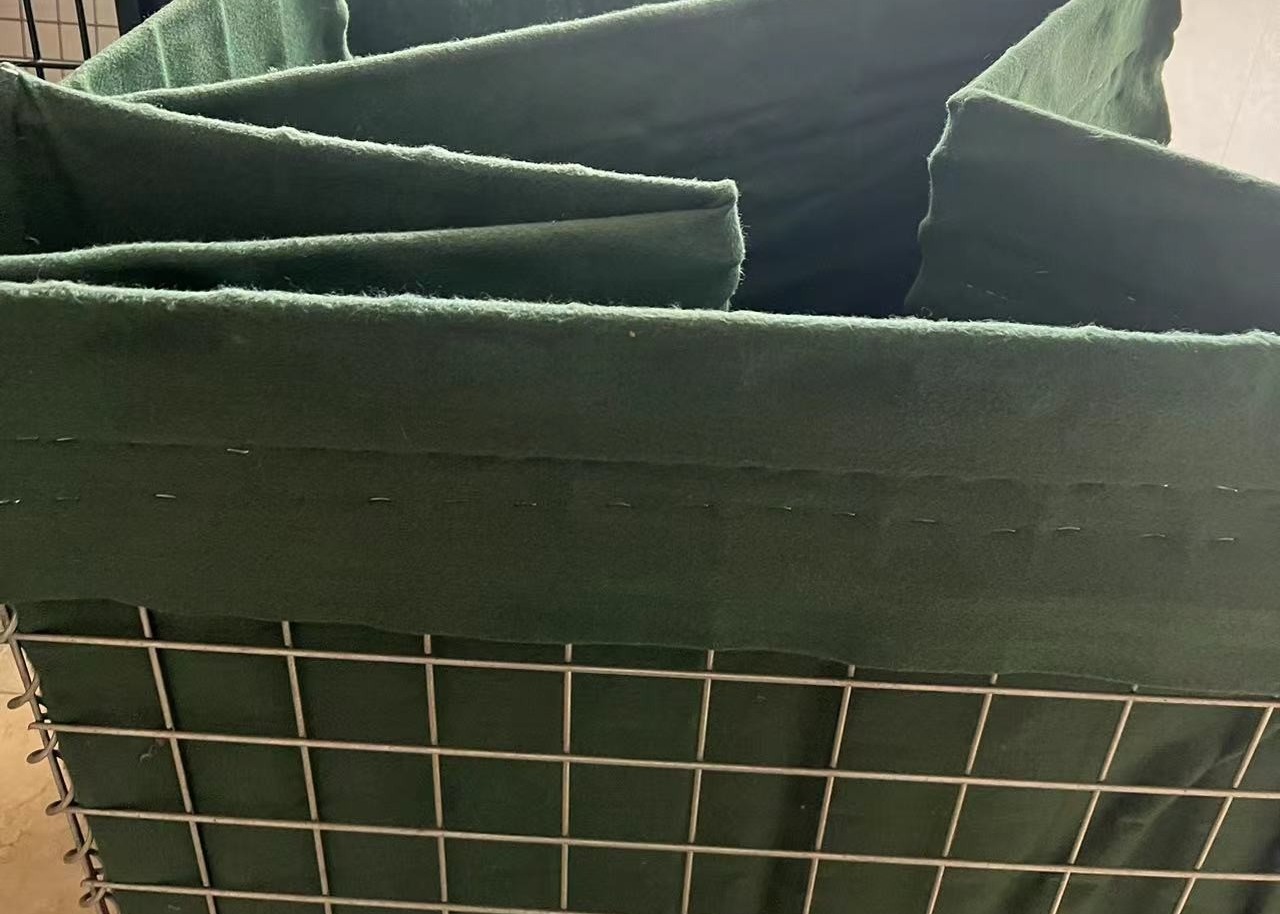 Mil 12 Defensive Hot Dipped Galvanized Welded Wire Hesco Sand Barrier