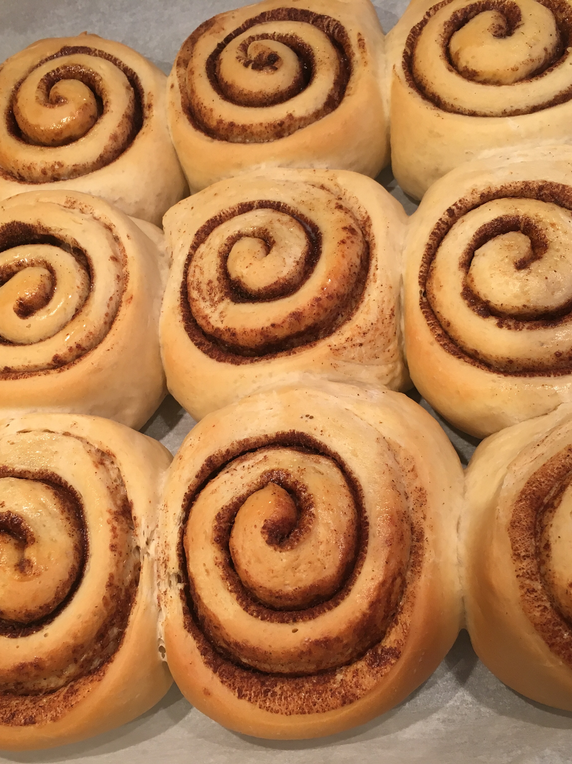 Commercial High-Capacity Automatic Puff Pastry Production Line Cinnamon Roll Machine