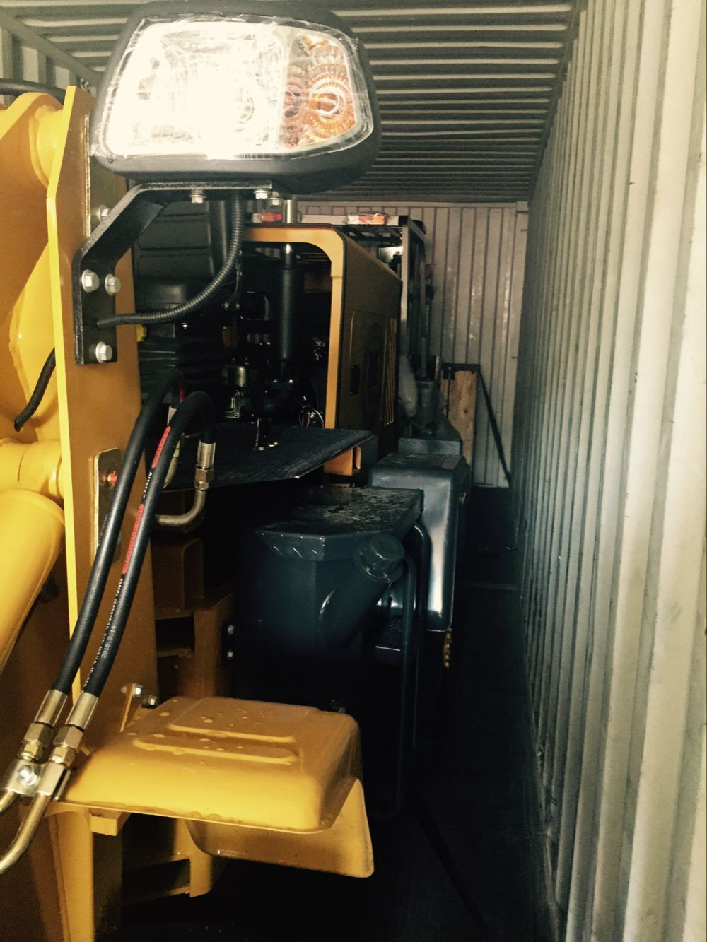 Kawasaki Hydraulic Pump Front Loader with Max. Dump Distance of 950mm and Performance