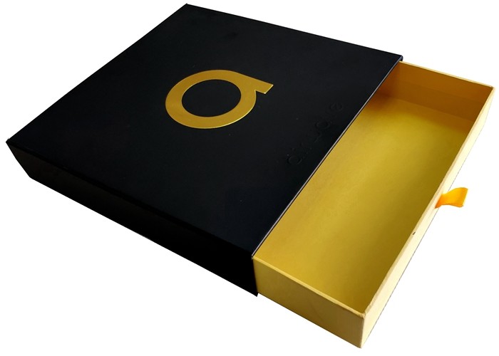 Black Paper Sliding Drawer Gift Boxes Foil Gold Embossed Logo For Clothing