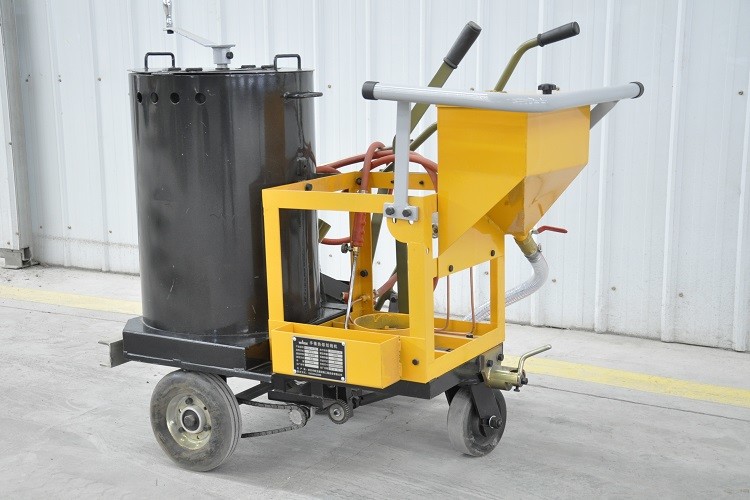 Human Pushing Thermoplastic Road Line Marking Machine 10 To 50cm Width Shoes Choosing with 100L Paint Tank Capacity