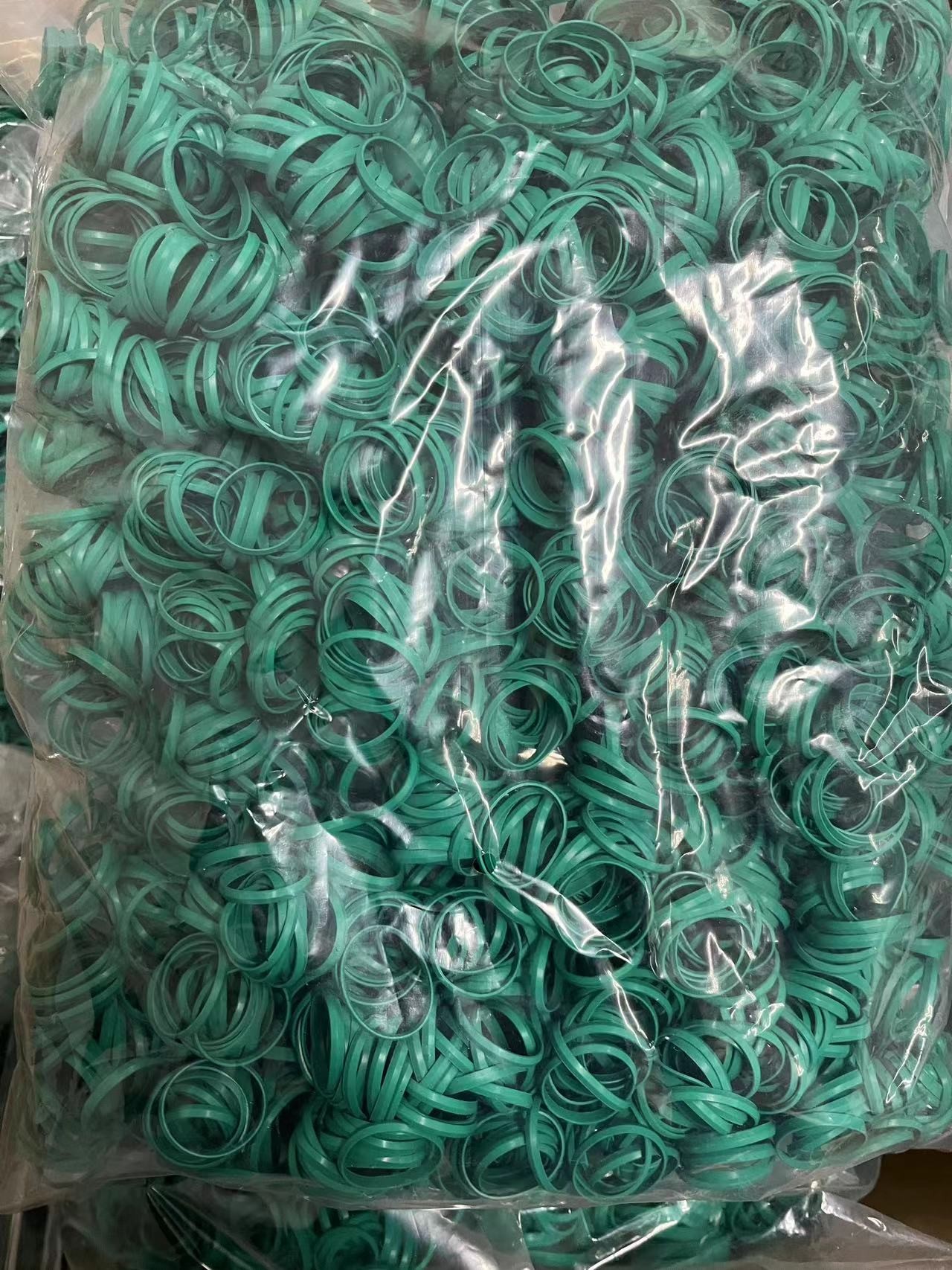 Compression Molding Rubber O Rings With 5000 Psi Pressure Range And Oil Resistance
