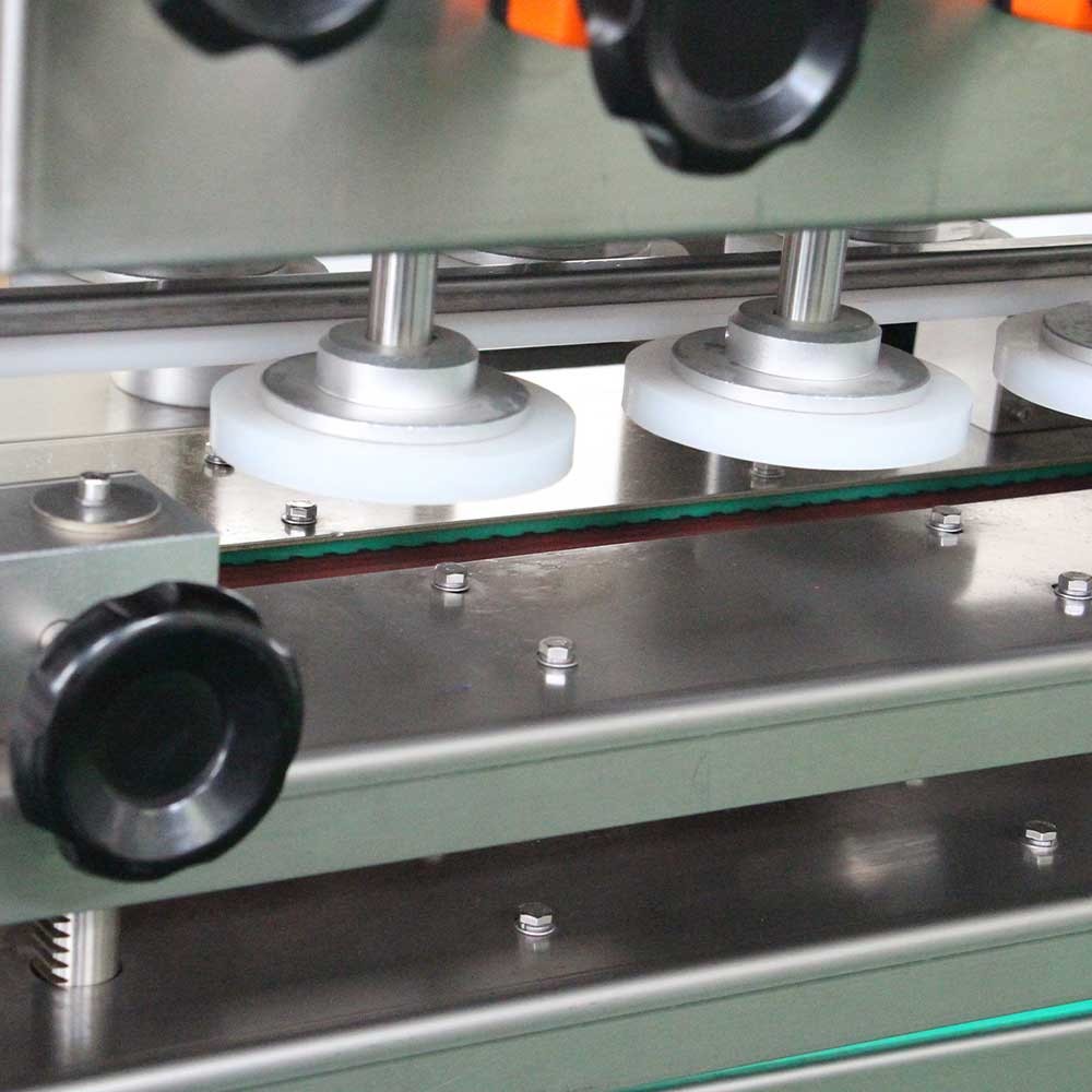 Automatic 6 Wheel Screw linear bottle capping machine