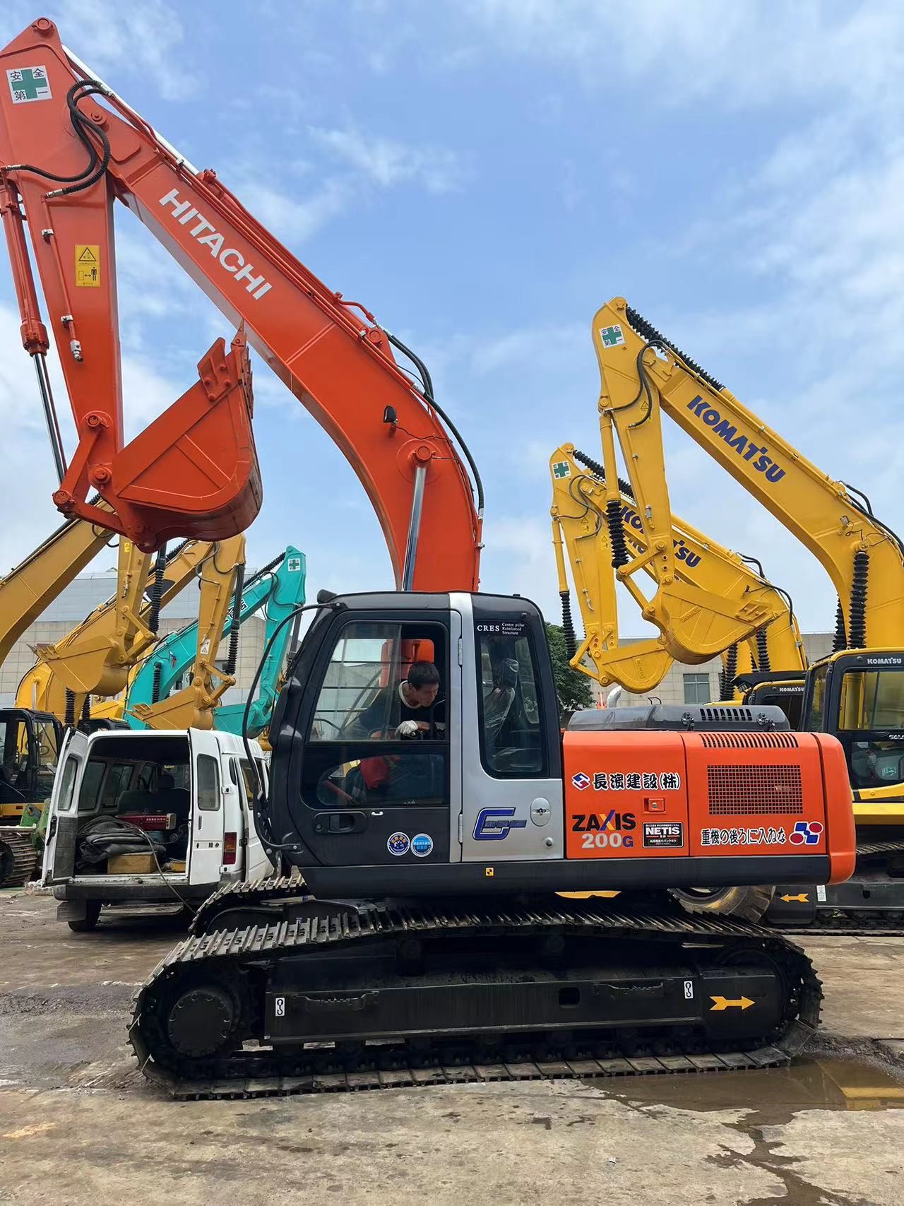 20T Hitachi Used Mining Excavator With Bucket Capacity From 0.25m3 To 1.0m3