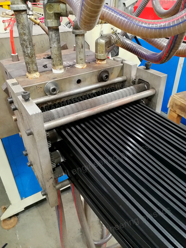 PA66 Polyamide Strips Extrusion Machine For Thermal Break Strip Heat Insulation Profile
