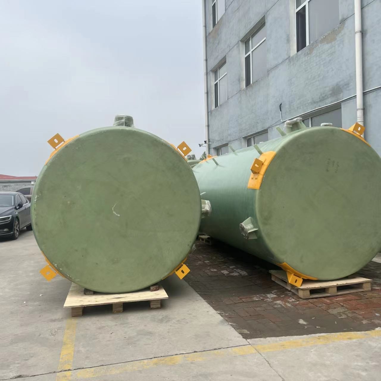 Vertical Round FRP Chemical Tank Industrial Easy Installation 3000mm