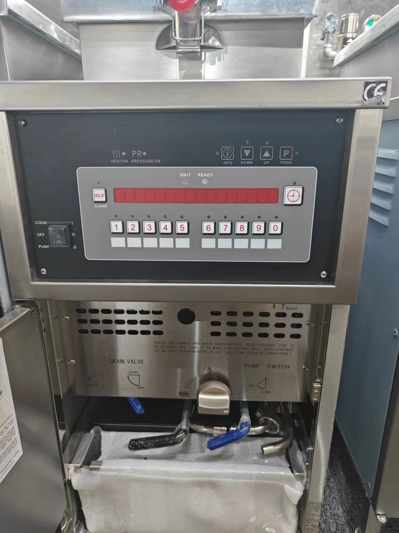 Digital USA Style Red Panel Gas Heating 25L Chicken Pressure Fryer