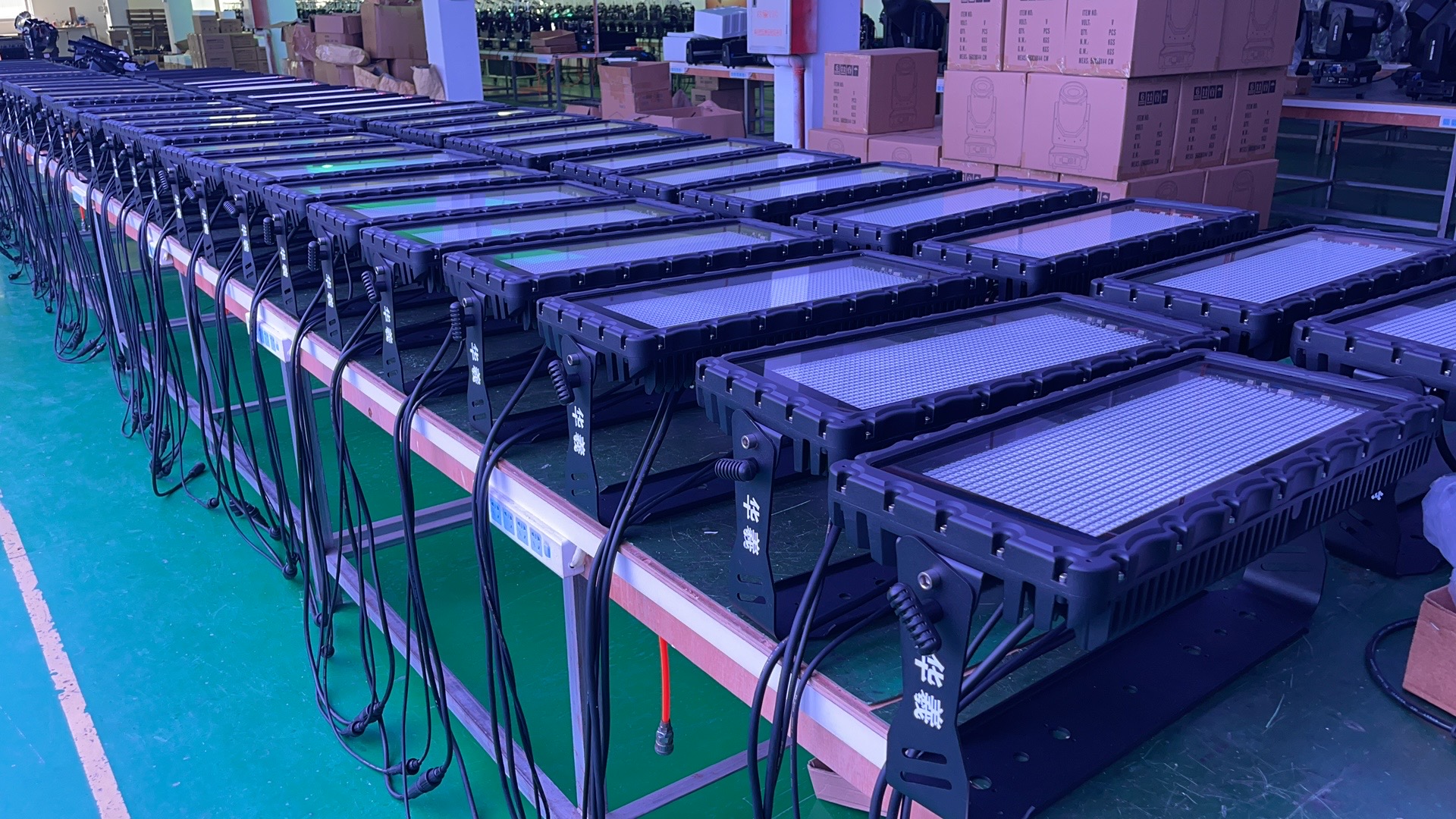 Fixed Head RGBW LED Stage Light DMX Controlled 295W For Nightclub Beam