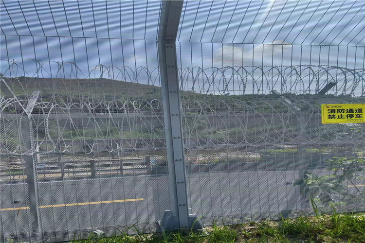Powder Coated Wire Mesh Fence Panels Security Welded 358 Prison Mesh Fencing