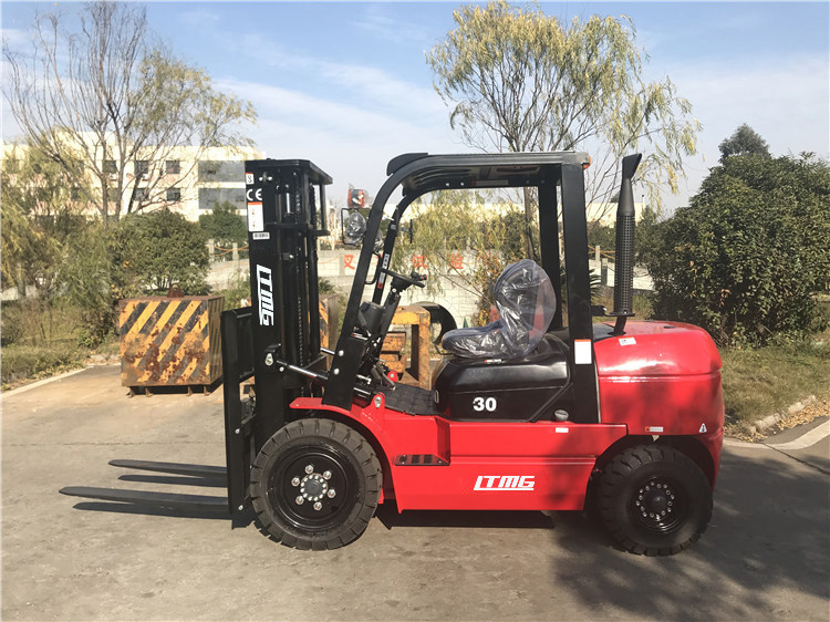 Automatic Transmission Diesel Forklift Truck With Optional Isuzu Engine