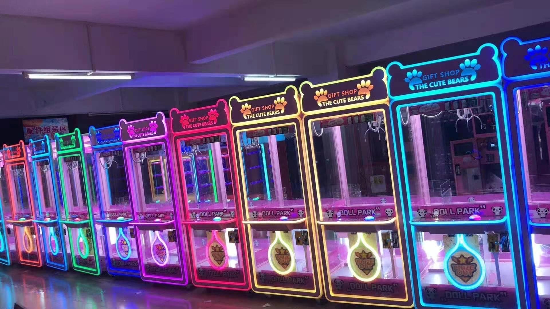 Playfun Coin Operated Games Luxury Full Transparent Doll Park pink Toy Club Candy Claw Crane Game Machine