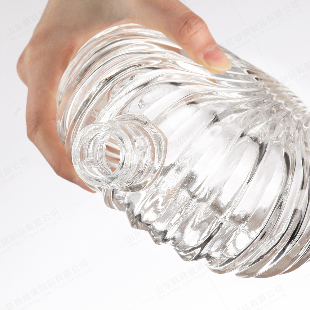 Beverage Industrial 700ml Glass Bottle 1L 5L Bottle for Vodka Tequila Rum Liquor Spirit