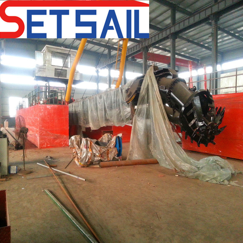 Water Flow 7000m3 Cutter Suction Sand Dreger with Underwater Pump