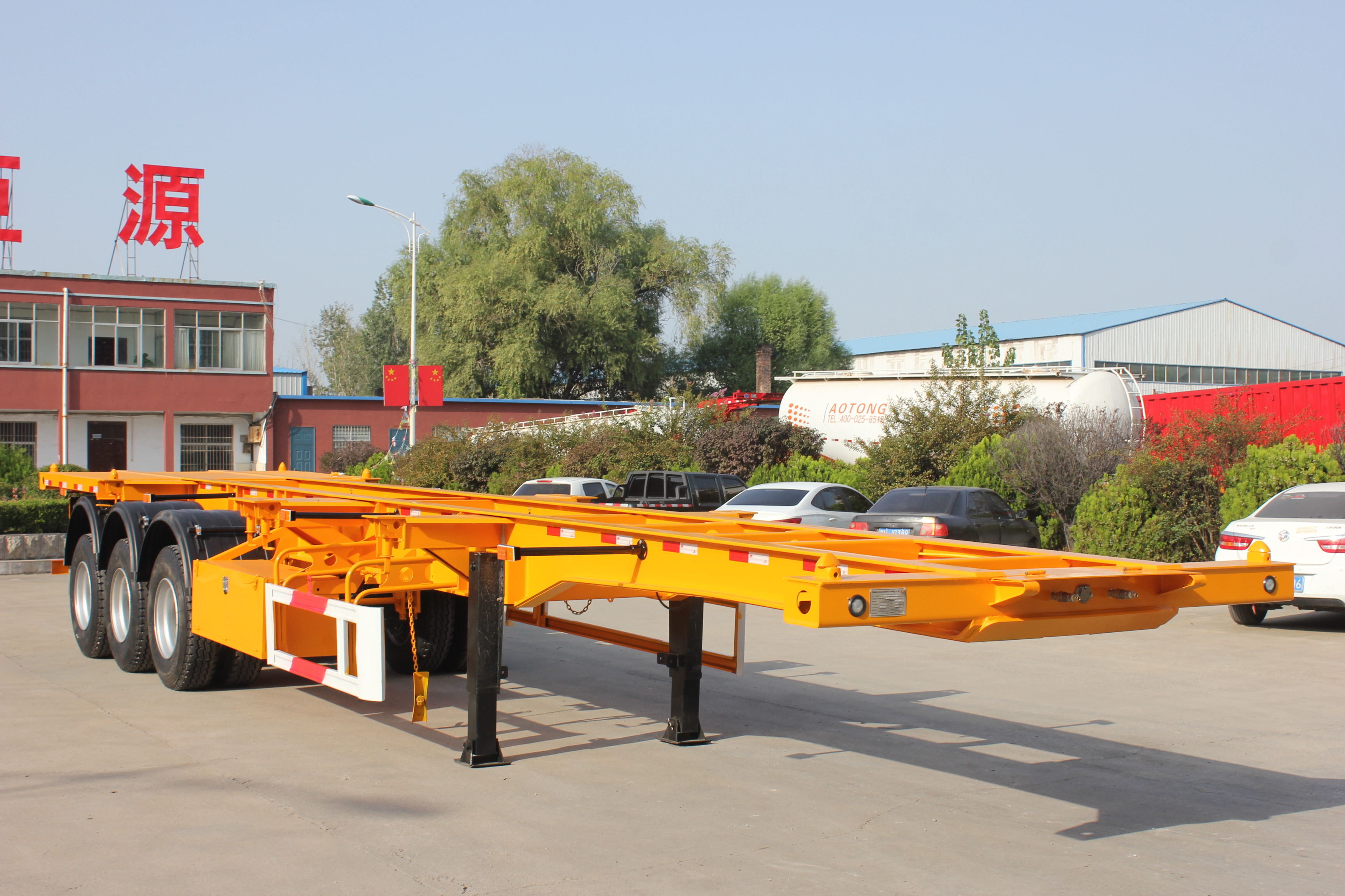 45ft Container Gooseneck Chassis Trailer Skeleton Truck Trailers with 28tons Landing Gear