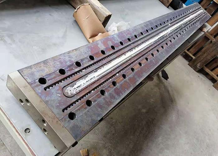 Spunbond Meltblown Spinneret Die Non Woven Fabic Cloth Die Head