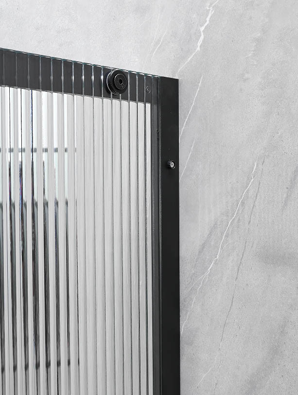 6mm Narrow Reeded Glass With Alum Frame For Modern And Stylish Bathroom