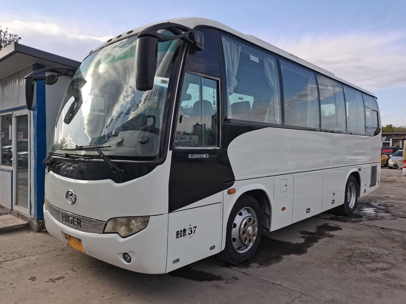 Used Tour Bus KLQ6856 37 Seats Left Steering Steel Chassis Euro III Used Higer Bus