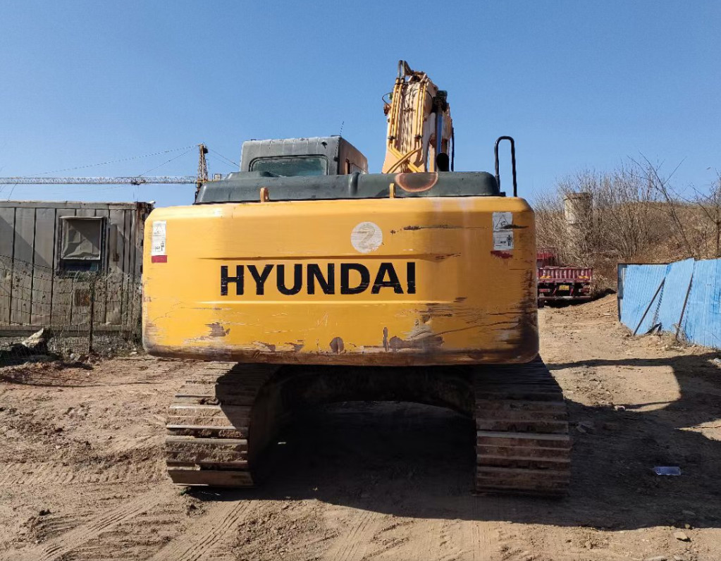 Original Used Hyundai 215 Excavators 21 Ton Backhoe Mining Secondhand Digger for Construction