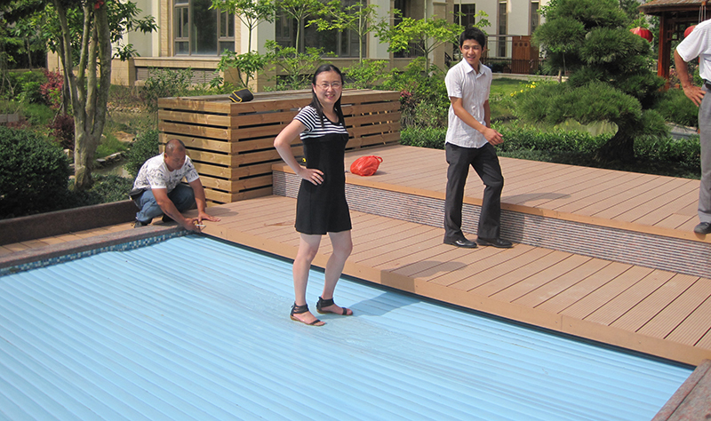 Transparant Blue AUPOOL OEM Automatic Pool Cover with CE Certifications and 12V Motors