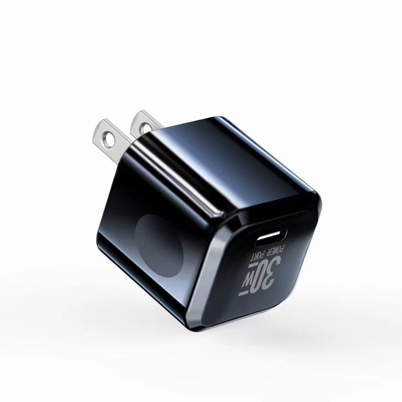 High Efficiency Ice Cube USB C Travel Adapter Overload Protection
