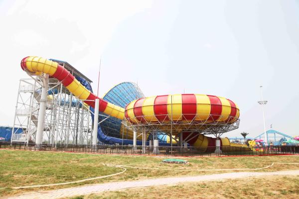 Aqua Park Fiberglass Slide / Space Bowl Water Slide With High Capacity 720