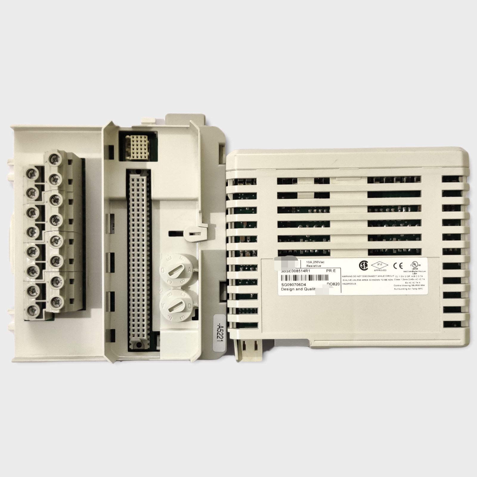 DO815 3BSE013258R1 output channels have 8,Voltage range is 5 - 250 V a.c./d.c.,3A,brand enw and original.