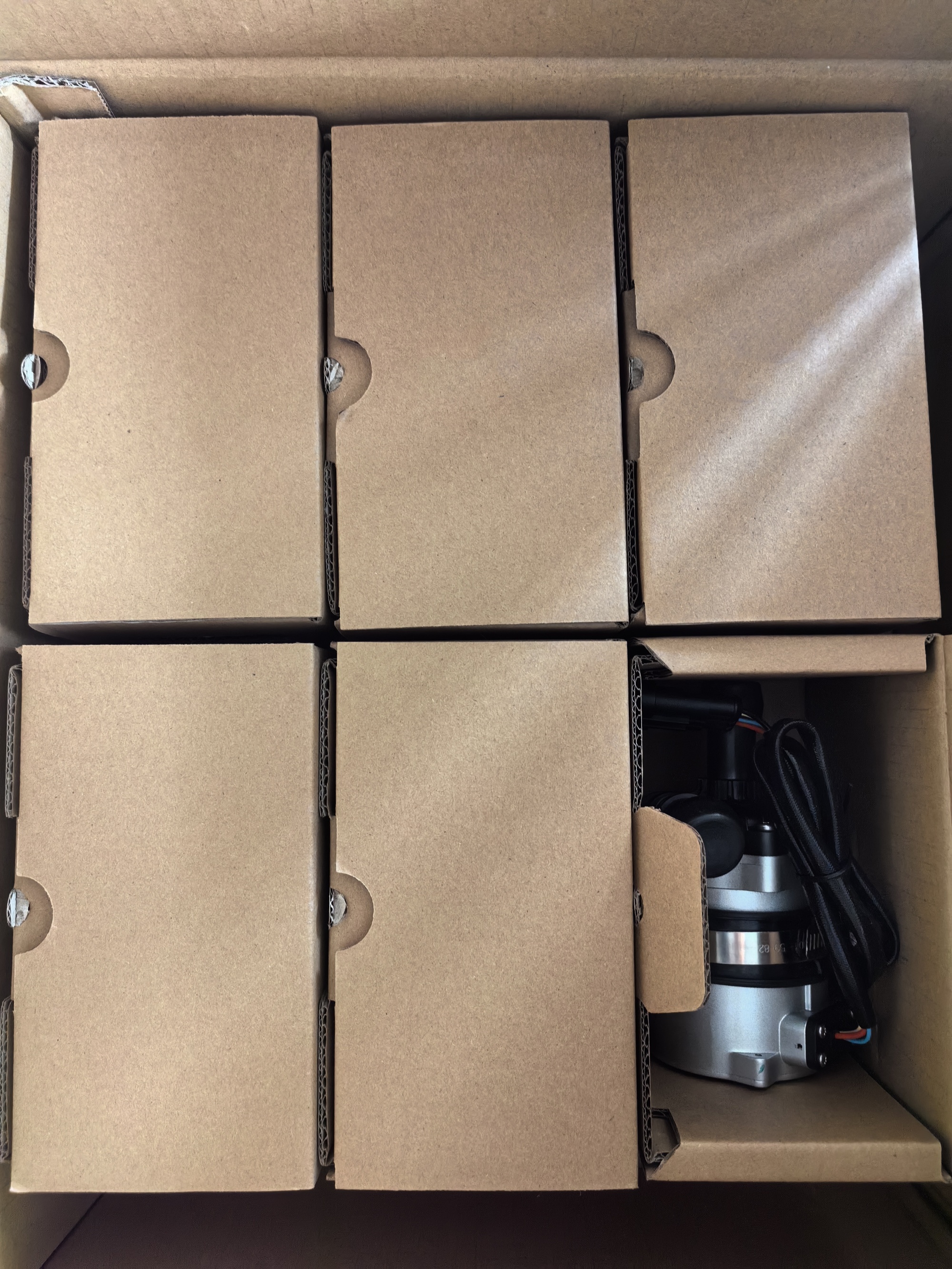 High Quality 24V BLDC Water Pump For Immersed Cooling of Data Center & Servers With Maintenance-free.